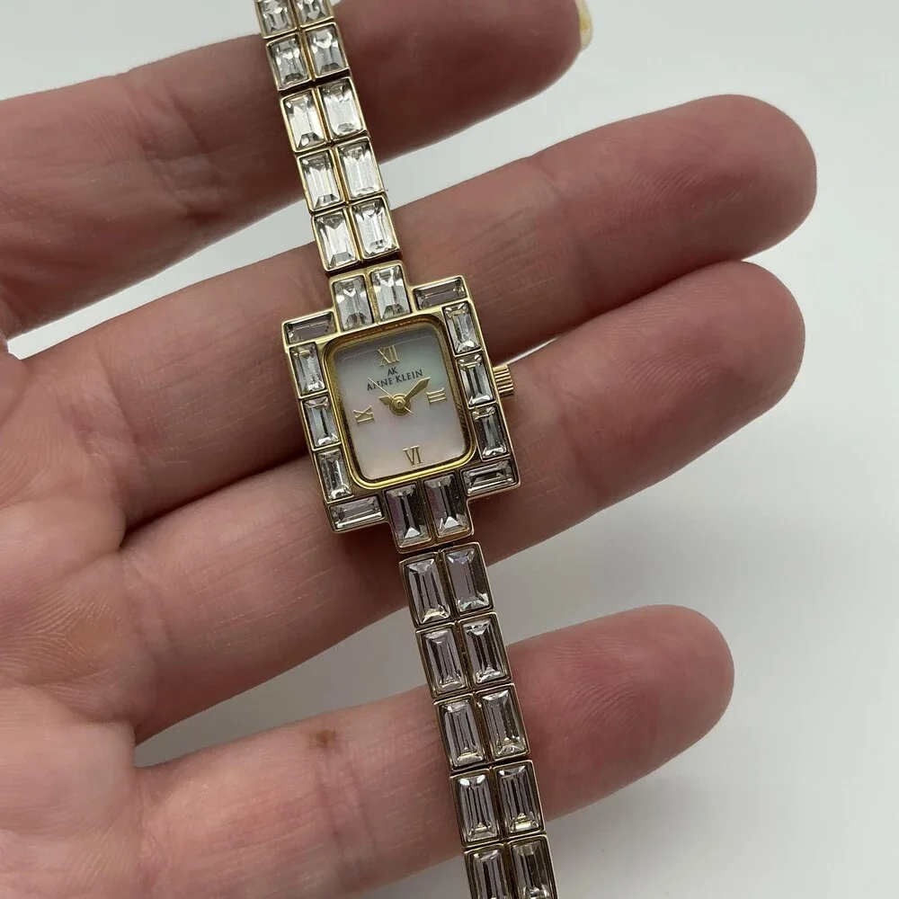 Anne Klein Y0577 Womens Watch Gold Tone Crystal Bracelet New Battery 6